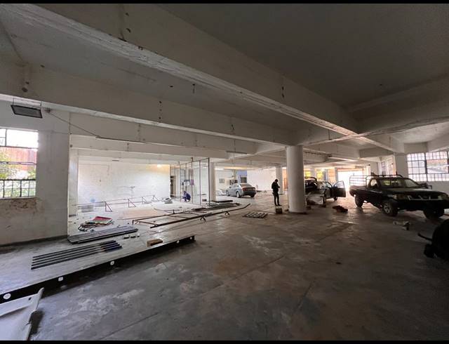 1,600M² WAREHOUSE FOR SALE IN NEW CENTRE